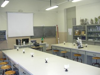 Vista del laboratorio di Scienze